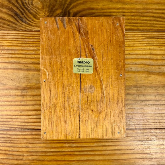 Vintage Hand-Carved Wooden Trinket Box with Floral Relief | Imapro Honduras - Picture 2 of 9